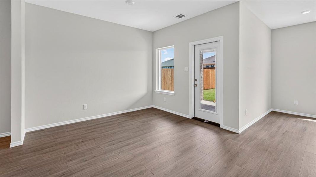 Spacious, unfurnished interior of a new home in Blaire Lake, Tyler (Image 19). Spacious, unfurnished interior of a new home in Blaire Lake, Tyler (Image 19).