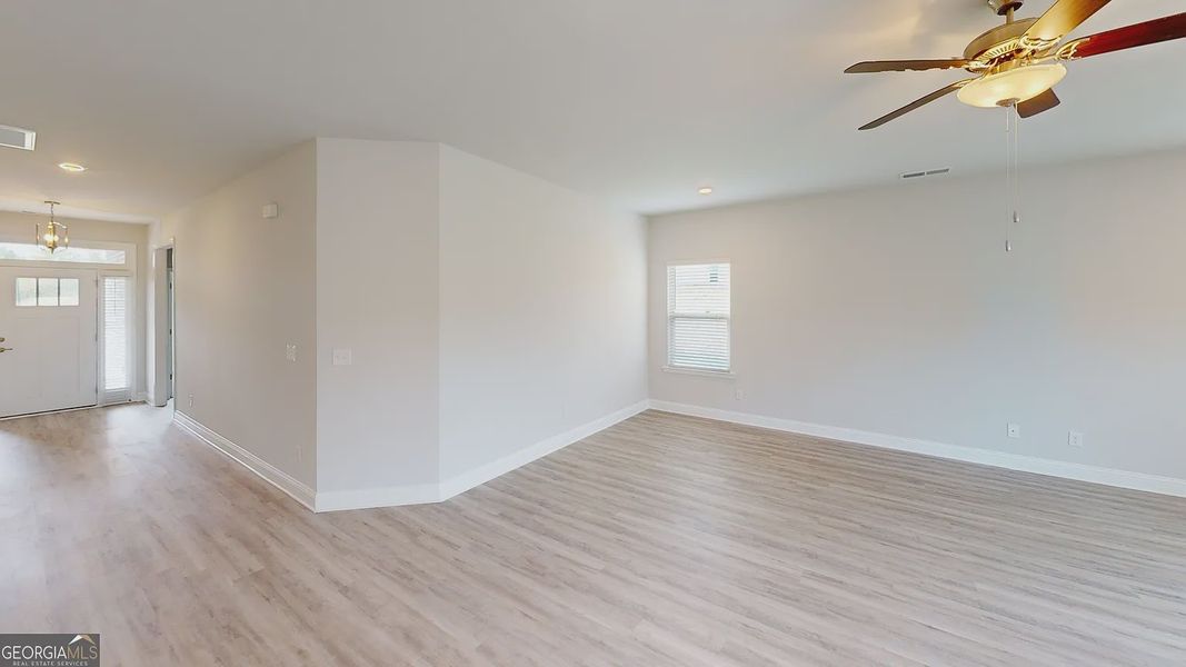 Spacious, unfurnished interior of a new home in Holliday Pass, Griffin (Image 16).