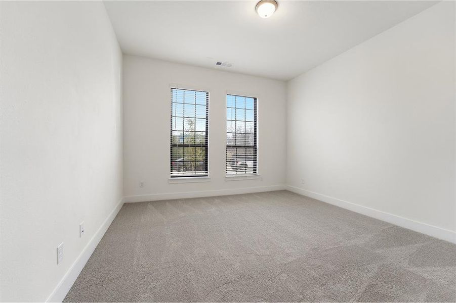 Spacious, unfurnished interior of a new home in Craig Ranch, McKinney (Image 18).