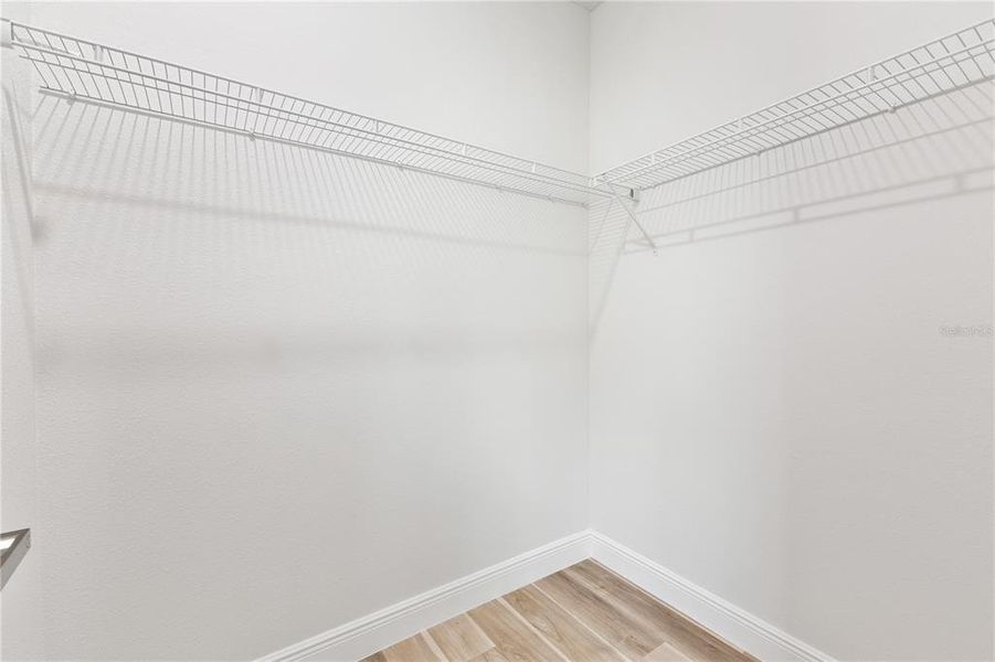 Spacious, unfurnished interior of a new home in , Ocala (Image 27).