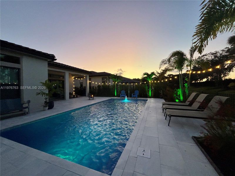 Community amenities in , Parkland (Image 24).