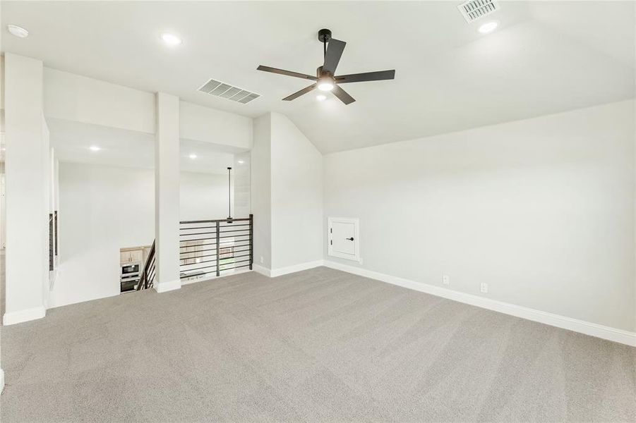 Spacious, unfurnished interior of a new home in Glenbrook, Red Oak (Image 30).
