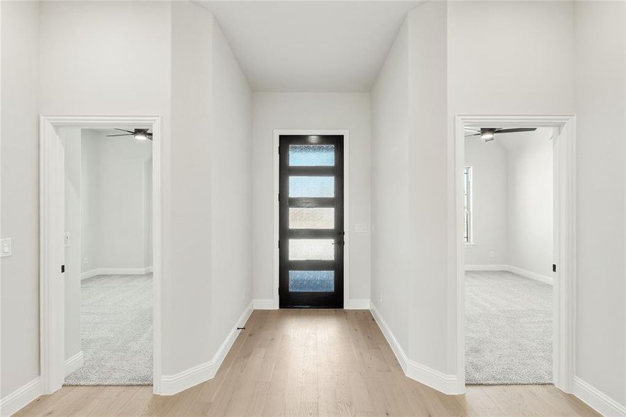Spacious, unfurnished interior of a new home in North Grove, Waxahachie (Image 33).
