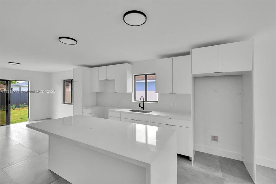 Spacious, unfurnished interior of a new home in , Miami Gardens (Image 43).