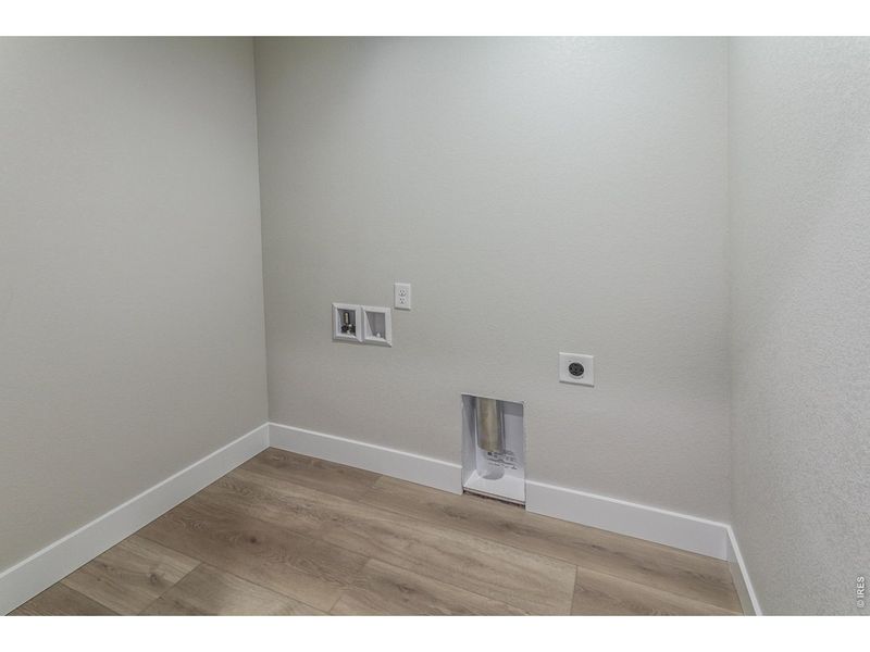 Spacious, unfurnished interior of a new home in Wilson Commons, Loveland (Image 27).