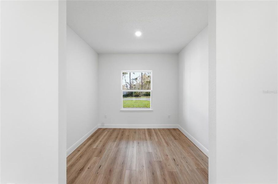 Spacious, unfurnished interior of a new home in , Ocala (Image 26).