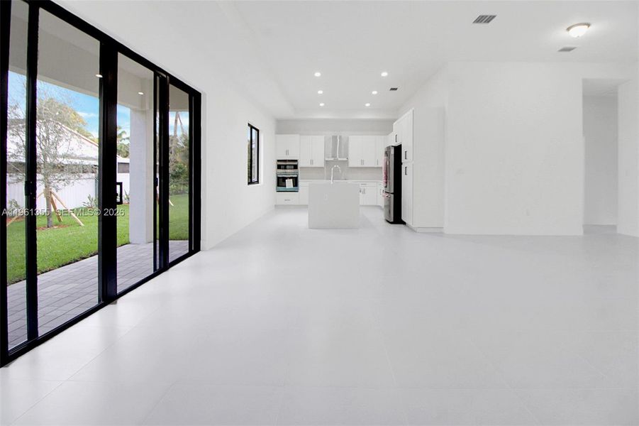Spacious, unfurnished interior of a new home in , Cutler Bay (Image 14).
