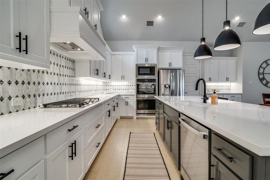 Beautiful backsplash, counters and clean aesthetic. Beautiful backsplash, counters and clean aesthetic.