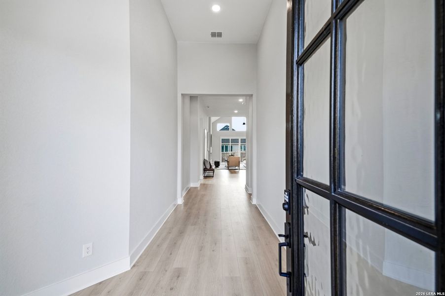 Spacious, unfurnished interior of a new home in Potranco Oaks 100's, Castroville (Image 40). Spacious, unfurnished interior of a new home in Potranco Oaks 100's, Castroville (Image 40).