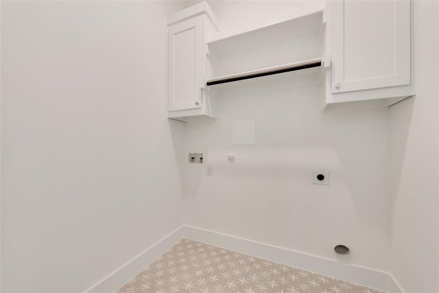 Spacious, unfurnished interior of a new home in , Dallas (Image 19).