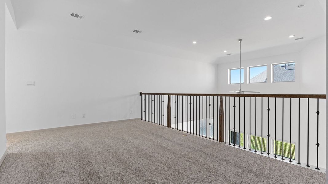 Representative unfurnished interior of a home built from the Plan by D.R. Horton in Davis Harbor, League City (Image 16).