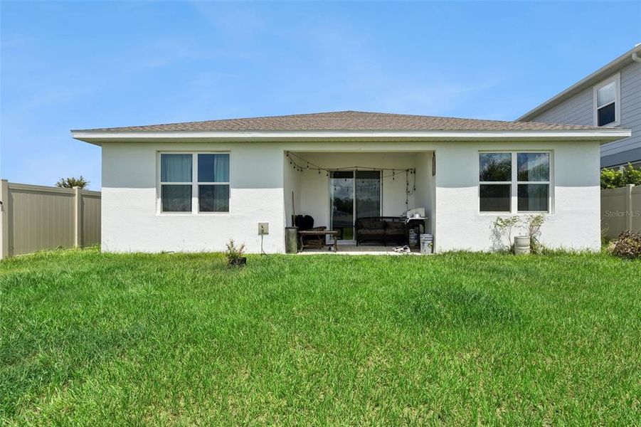 Exterior details and patio area of a home in , Apopka (Image 20).