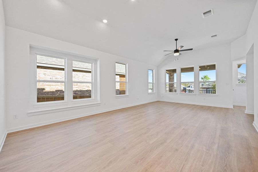 Spacious, unfurnished interior of a new home in 6 Creeks at Waterridge, Kyle (Image 21).