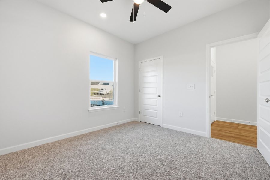 Spacious, unfurnished interior of a new home in McCarthy Estates, Defuniak Springs (Image 20).