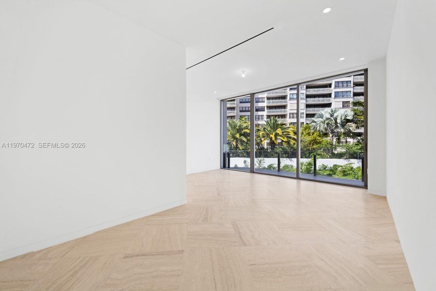Spacious, unfurnished interior of a new home in , Miami (Image 16).
