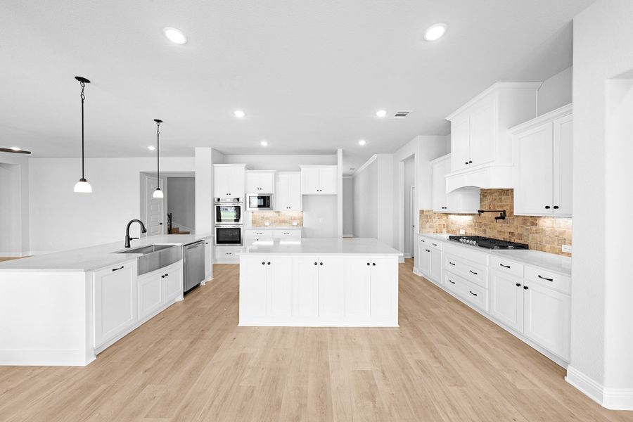 Furnished interior view inside a new home in Heritage, McLendon-Chisholm (Image 7).