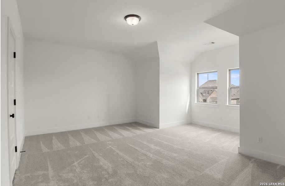 Spacious, unfurnished interior of a new home in The Parklands, Schertz (Image 10).