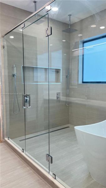 Furnished interior view inside a new home in , Fort Lauderdale (Image 18).