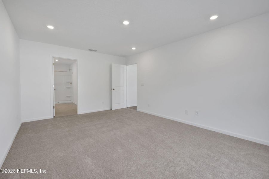 Spacious, unfurnished interior of a new home in Wilford Oaks, Orange Park (Image 36).