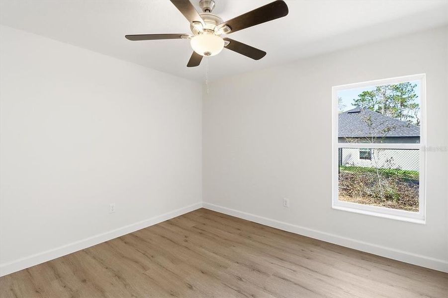 Spacious, unfurnished interior of a new home in , Weeki Wachee (Image 24).