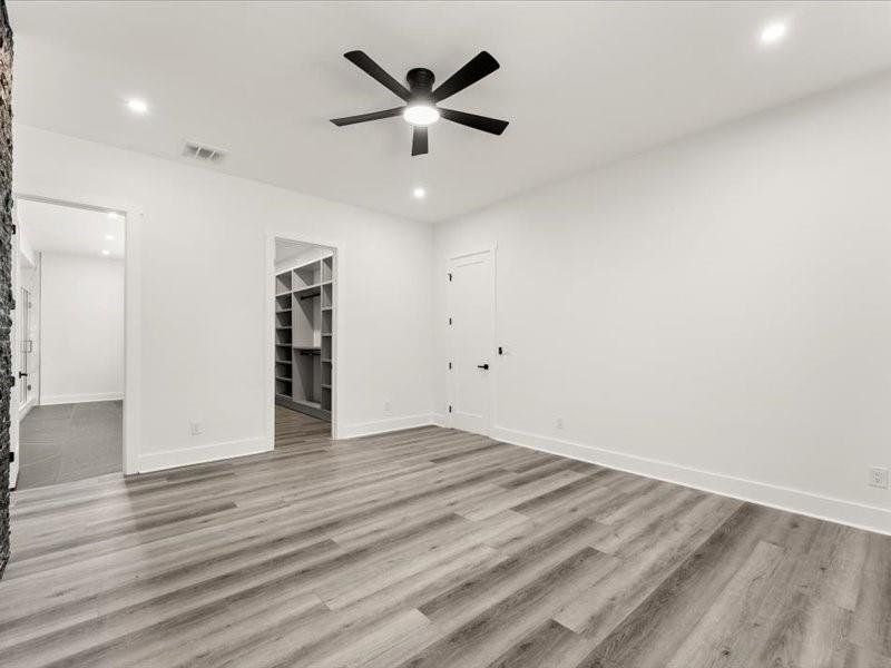 Spacious, unfurnished interior of a new home in , Dahlonega (Image 102).