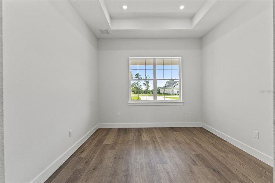 Spacious, unfurnished interior of a new home in Southern Hills Plantation, Brooksville (Image 27).