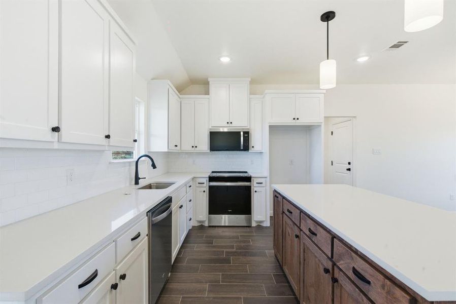 Furnished interior view inside a new home in , Lipan (Image 7).