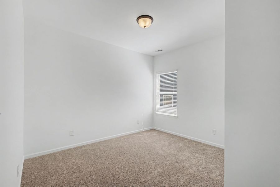 Spacious, unfurnished interior of a new home in The Oaks, Clarksville (Image 21).