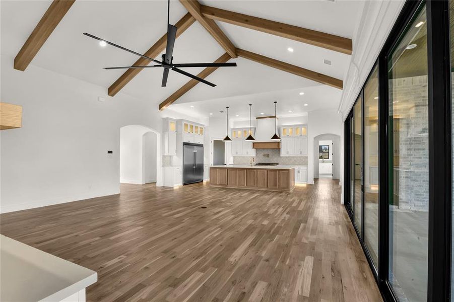 Spacious, unfurnished interior of a new home in , Aledo (Image 24).