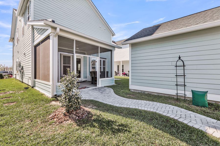 Exterior details and patio area of a home in Carnes Crossroads, Summerville (Image 26).