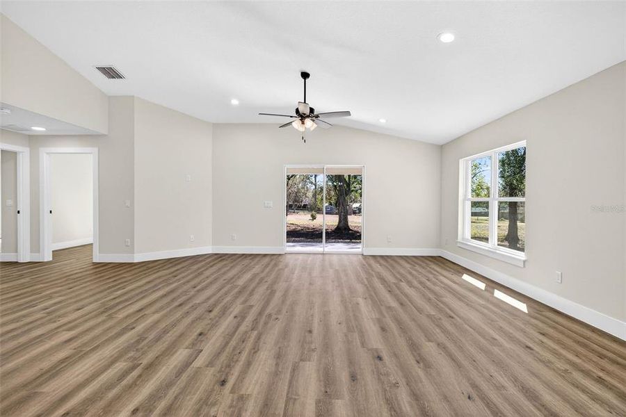 Spacious, unfurnished interior of a new home in , Dade City (Image 34).