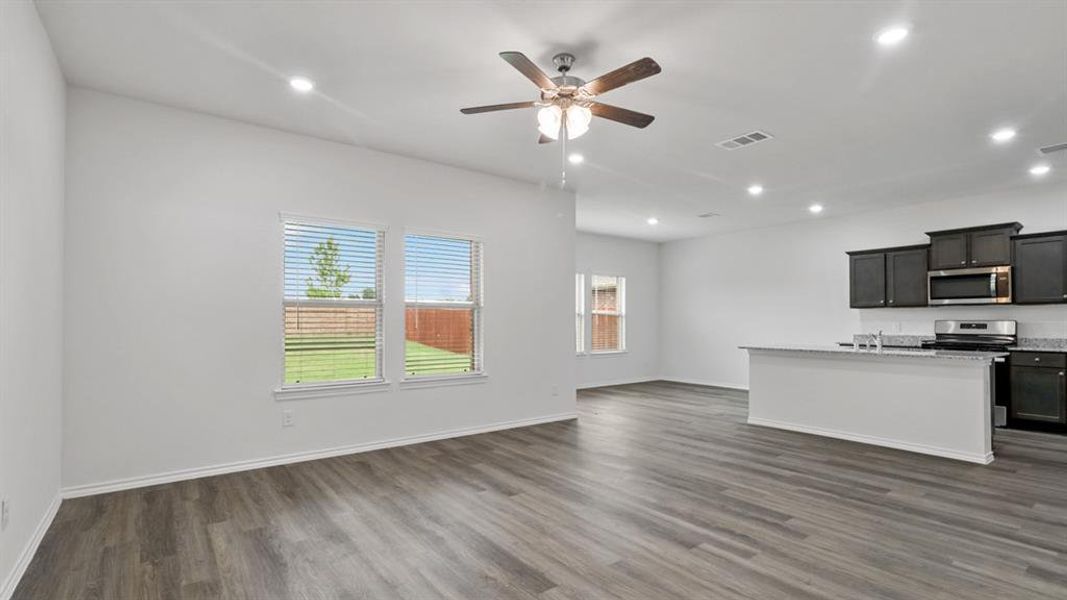 Spacious, unfurnished interior of a new home in Wildcat Ranch, Crandall (Image 16). Spacious, unfurnished interior of a new home in Wildcat Ranch, Crandall (Image 16).