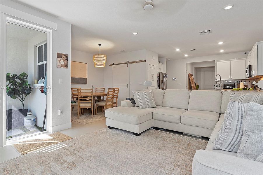 Furnished interior view inside a new home in , Pembroke Pines (Image 19).