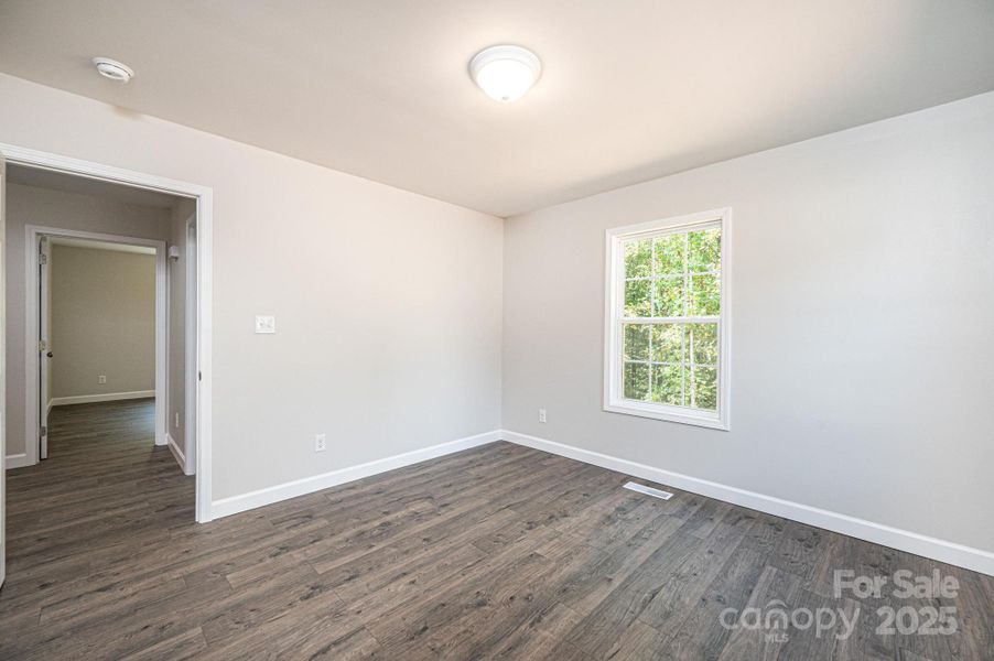 Spacious, unfurnished interior of a new home in , Newton (Image 25).