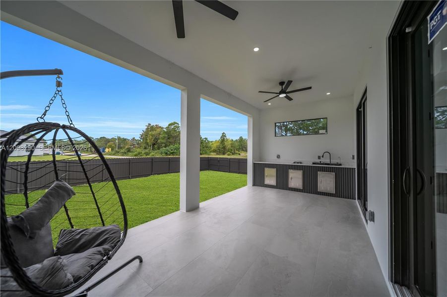 Exterior details and patio area of a home in , Lehigh Acres (Image 4).
