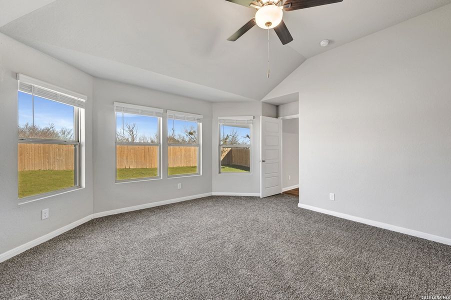 Spacious, unfurnished interior of a new home in Greenspoint Heights, Seguin (Image 17).
