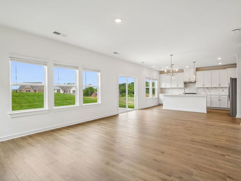 Spacious, unfurnished interior of a new home in Mansker Farms - Bronze Series, Hendersonville (Image 8).