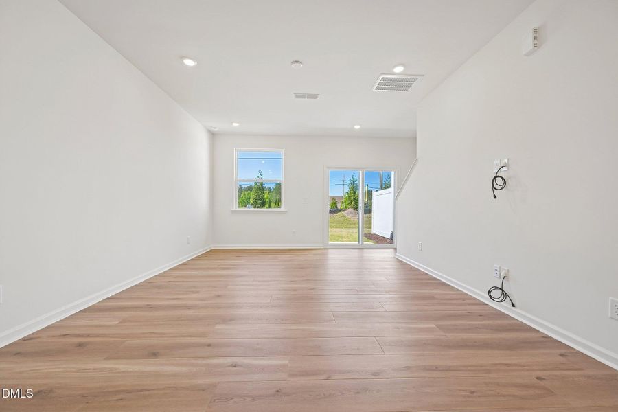 12-web-or-mls-Oakdale Dr-S2204-012 12-web-or-mls-Oakdale Dr-S2204-012