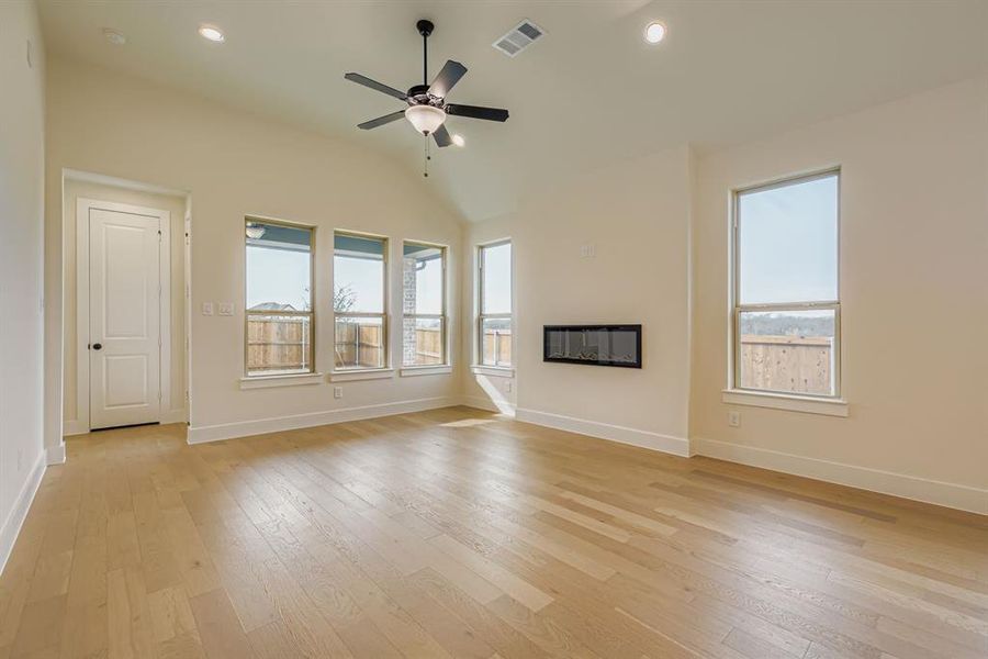 Spacious, unfurnished interior of a new home in Hillstead, Lavon (Image 22).