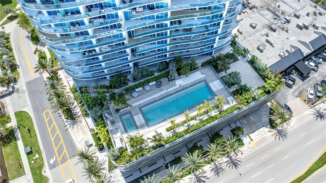 Condo located in Sunny Isles Beach, FL showcasing its design and architecture (Image 4).