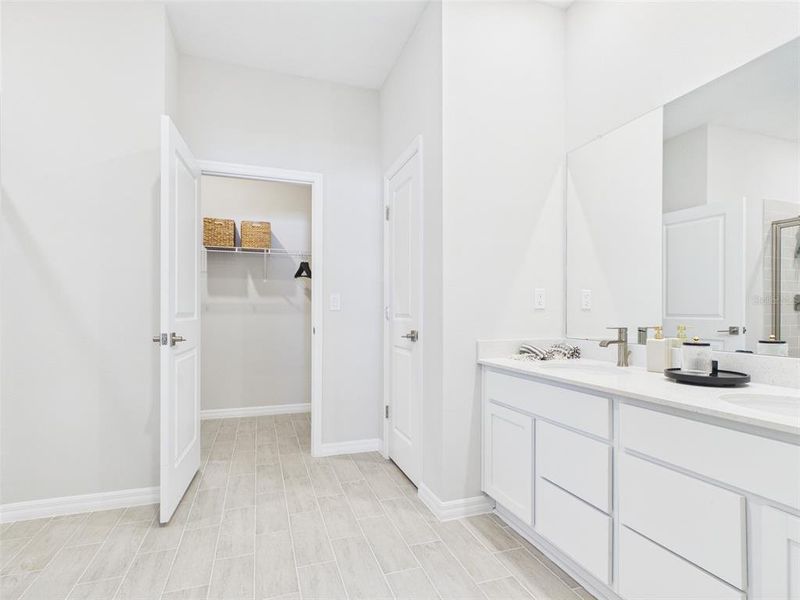 Furnished interior view inside a new home in , Ocala (Image 37).