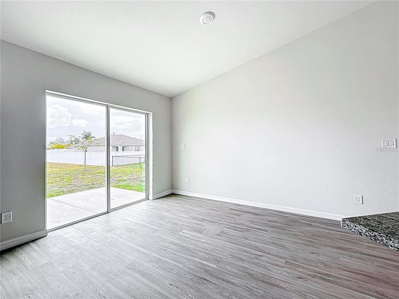 Spacious, unfurnished interior of a new home in , Cape Coral (Image 19).