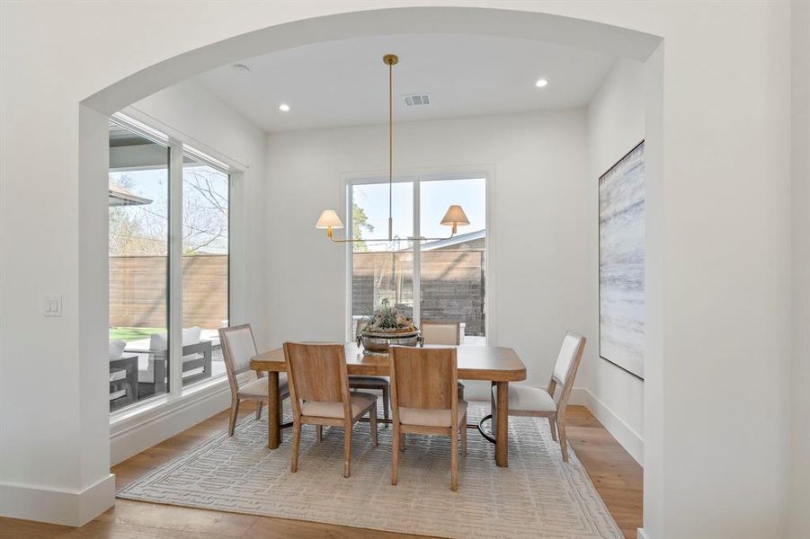 Furnished interior view inside a new home in , Dallas (Image 32). Furnished interior view inside a new home in , Dallas (Image 32).