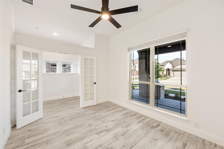 Spacious, unfurnished interior of a new home in Silo Mills, Joshua (Image 16). Spacious, unfurnished interior of a new home in Silo Mills, Joshua (Image 16).