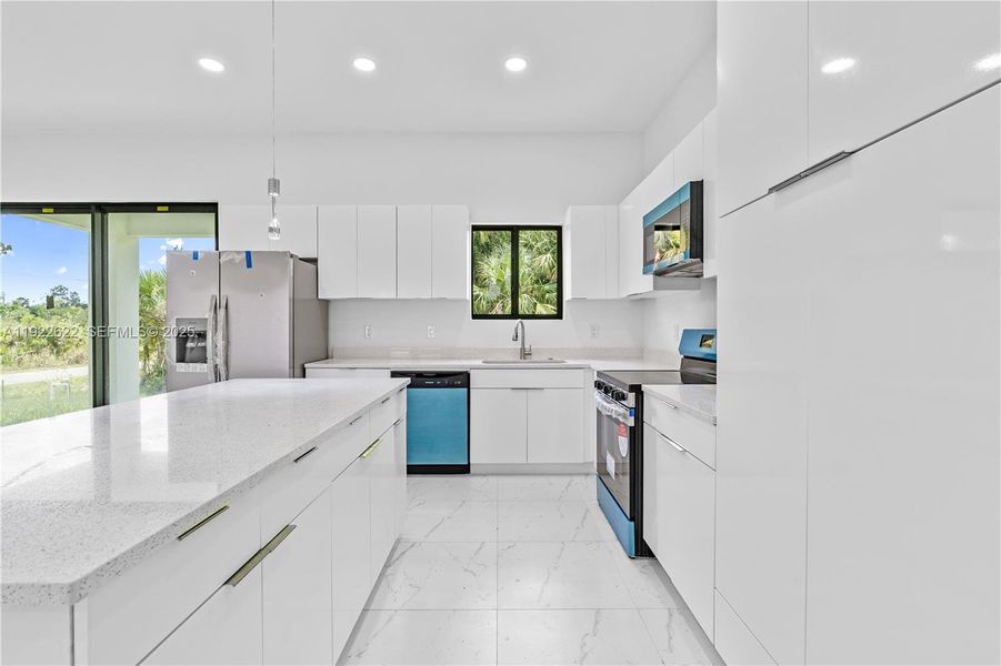 Furnished interior view inside a new home in , Lehigh Acres (Image 8).