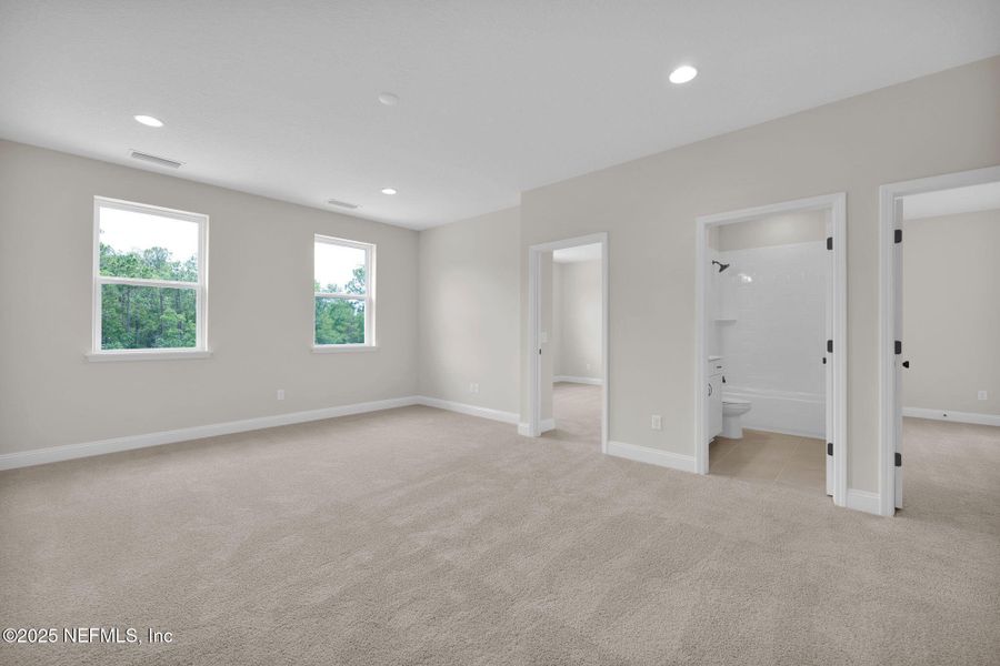 Spacious, unfurnished interior of a new home in Courtney Oaks at SilverLeaf, St. Augustine (Image 21).