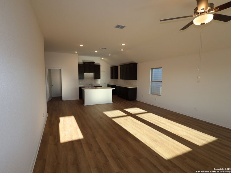 Spacious, unfurnished interior of a new home in Agave, San Antonio (Image 33).