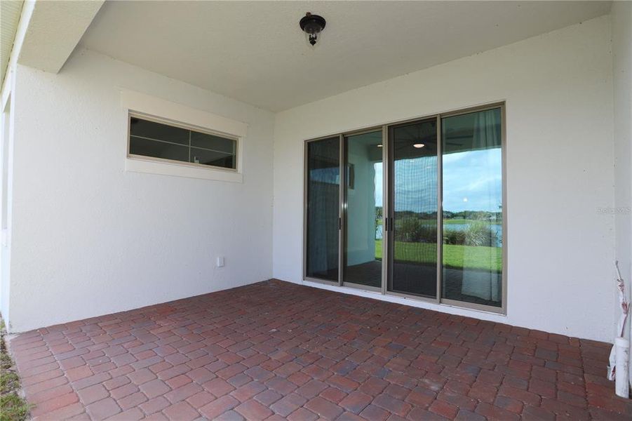 Exterior details and patio area of a home in , St. Cloud (Image 3).