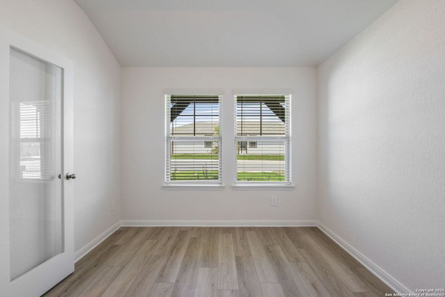 Spacious, unfurnished interior of a new home in Catalina, Converse (Image 16).
