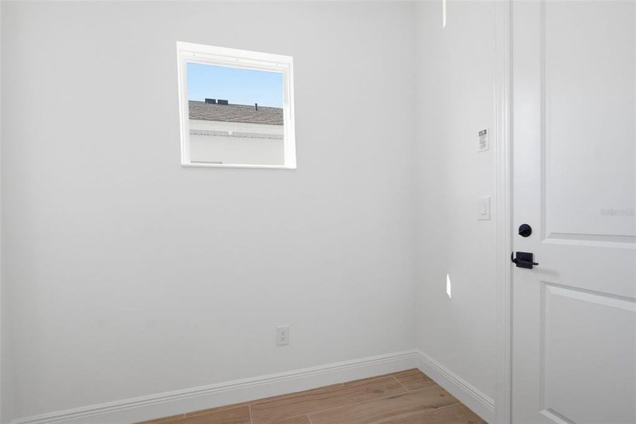 Spacious, unfurnished interior of a new home in Fieldstone, Plant City (Image 40).